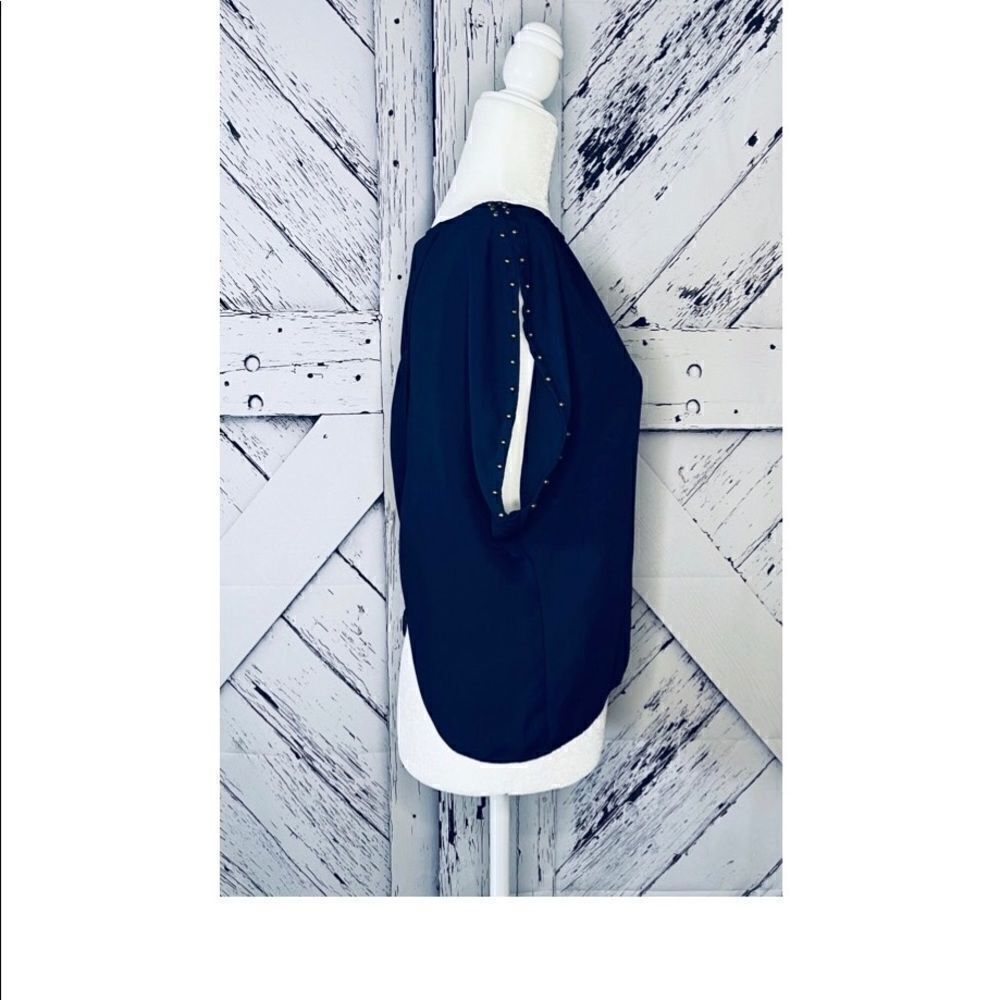 Forever 21 Navy Chiffon Top, Small - Picture 3 of 7